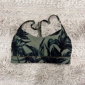 Green floral lululemon sports bra size 4